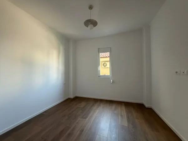 Tirane, shitet apartament 1+1 Kati 3, 47 m² 108.000 € (rruga dritan hoxha)