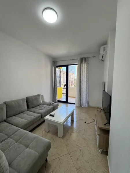 Tirane, jepet me qera apartament 1+1 , 64 m² 550 € (RRUGA E ELBASANIT)