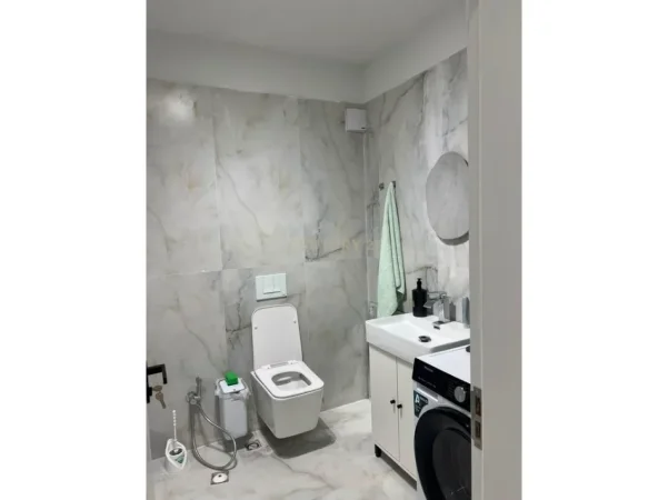 Tirane, jepet me qera apartament 1+1 Kati 1, 70 m² 700 € (kodra e diellit 2)