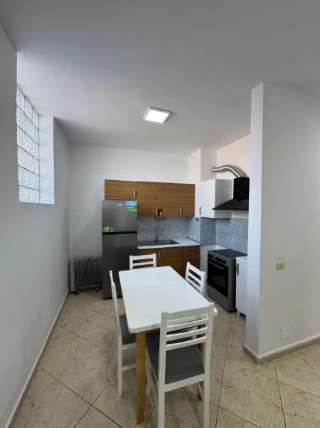 Tirane, jepet me qera apartament 1+1 , 64 m² 550 € (RRUGA E ELBASANIT)