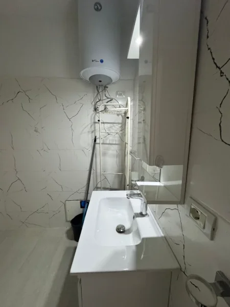 Tirane, jepet me qera garsonier Studio Kati 1, 40 m² 450 € 