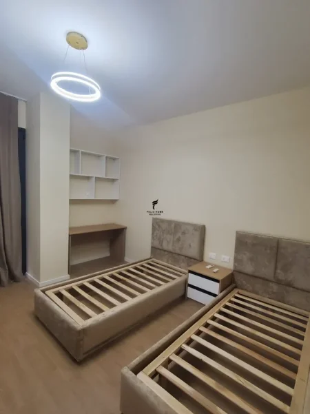 Tirane, jepet me qera apartament 2+1 Kati 1, 120 m² 1.300 € (LIQENI I THATE)