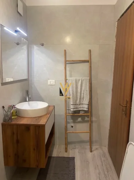 Tirane, jepet me qera apartament 1+1+Ballkon Kati 4, 70 m² 600 € (DON BOSKO)