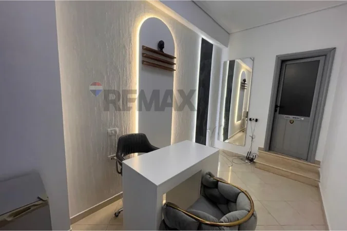 Vlore, jepet me qera ambjent biznesi Kati 0, 15 m² 200 € (Blv. Ismail Qemali,Conad, Vlore)