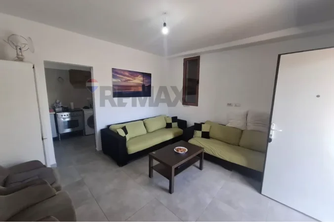 Vlore, jepet me qera shtepi 1+1 Kati 0, 200 m² 400 € (Rruga Mis Durhan, Vlore)