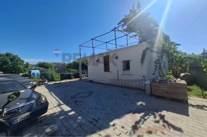 Vlore, jepet me qera shtepi 1+1 Kati 0, 200 m² 400 € (Rruga Mis Durhan, Vlore)