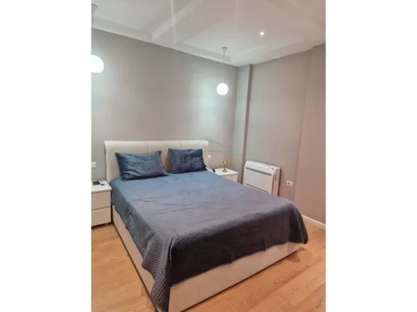 Tirane, jepet me qera Vile 3+1+Ballkon Kati 1, 122 m² 800 € (Porcelan)