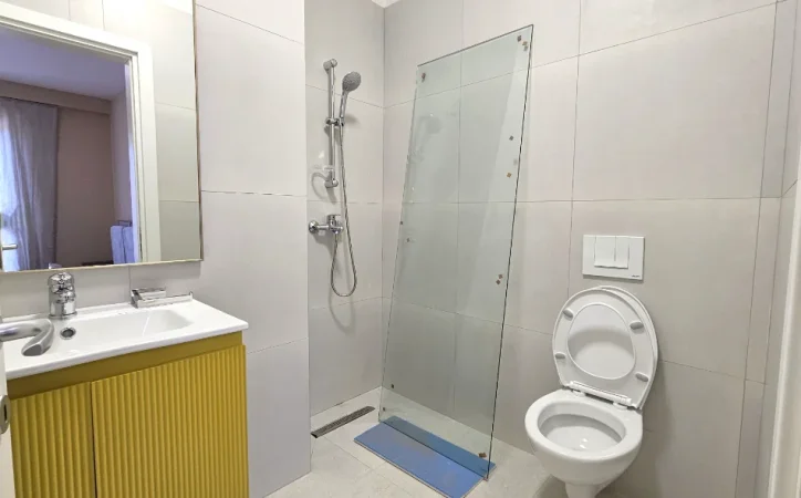 Tirane, shitet apartament 2+1+Ballkon Kati 8, 97 m² 220.000 € (KOMPLEKSI “E88”, RRUGA “DRITAN HOXHA”)