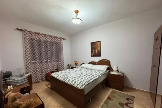 Tirane, jepet me qera apartament 2+1 , 80 m² 520 € (LAPRAKË)