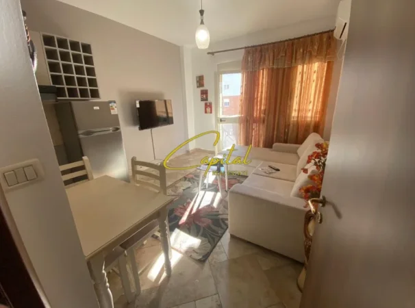 Tirane, jepet me qera apartament 1+1 Kati 3, 65 m² 580 € (KOMUNA E PARISIT)