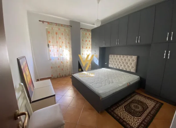 Tirane, jepet me qera apartament 1+1+Ballkon Kati 2, 63 m² 600 € (KRISTAL CENTER)