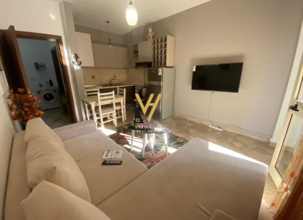 Tirane, jepet me qera apartament 1+1+Ballkon Kati 2, 63 m² 600 € (KRISTAL CENTER)