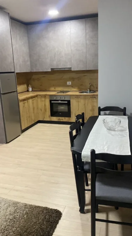 Tirane, jepet me qera apartament 1+1 Kati 3, 47 m² 450 € 