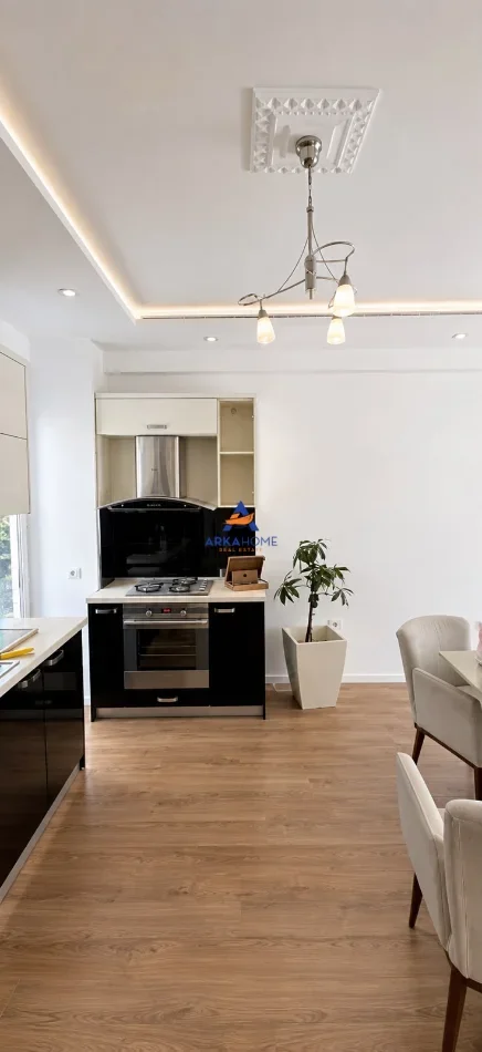 Tirane, shitet apartament 2+1+Ballkon Kati 6, 84 m² 258.000 € 