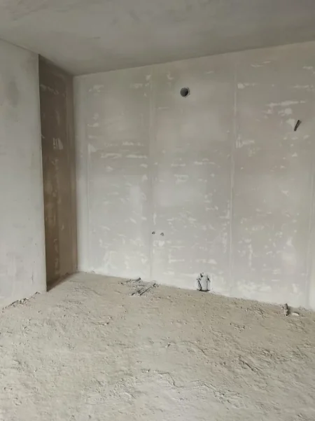 Tirane, shitet 1+1+Ballkon , (Paskuqan,Kompleksi Aluna)Cmimi:88.500€