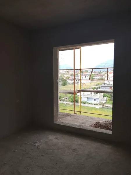Tirane, shitet 1+1+Ballkon , (Paskuqan,Kompleksi Aluna)Cmimi:88.500€