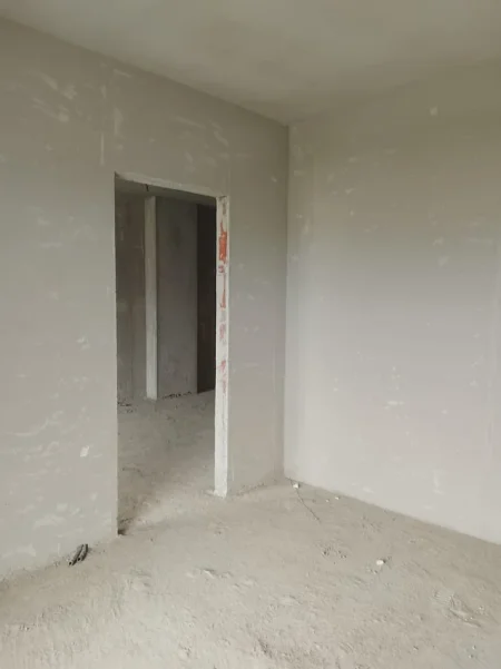 Tirane, shitet 1+1+Ballkon , (Paskuqan,Kompleksi Aluna)Cmimi:88.500€