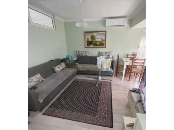 Tirane, jepet me qera apartament 2+1 Kati 2, 50 m² (Rruga Mihal Grameno)