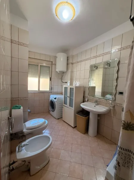 Tirane, jepet me qera apartament 1+1 Kati 2, 1 m² (Rruga e Bodganëve)