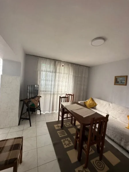 Tirane, jepet me qera apartament 2+1 Kati 1, 90 m² 500 € (Ali Demi)