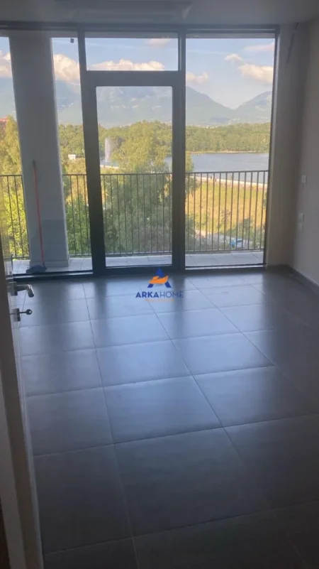 Tirane, jepet me qera apartament 2+1+Ballkon Kati 3, 130 m² 2.000 € 