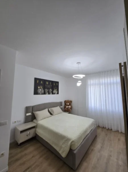 Tirane, jepet me qera apartament 1+1 Kati 3, 74 m² 450 € (Restorant Olsi ne Linze)