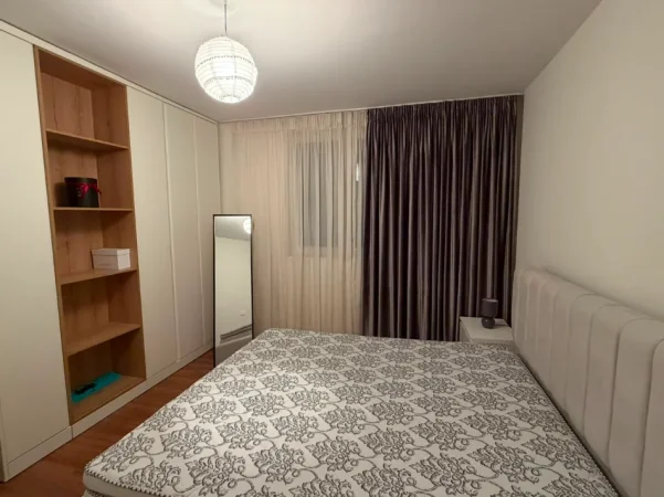 Tirane, jepet me qera apartament 2+1+Ballkon Kati 2, 95 m² 800 € (Liqeni i Thate)