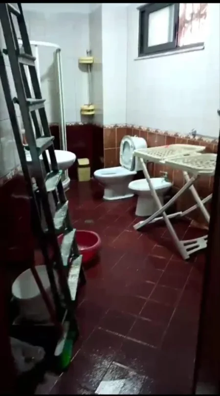 Tirane, jepet me qera apartament 1+1 Kati 2, 70 m² 500 € (Rruga Mine Peza)