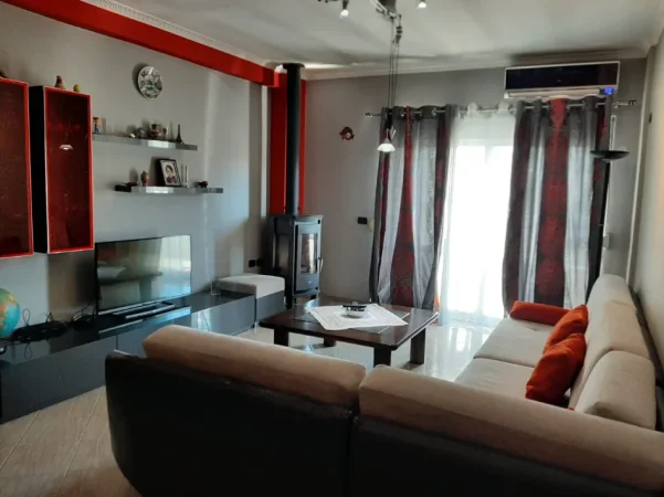 Tirane, jepet me qera apartament 2+1+Aneks+Ballkon Kati 8, 100 m² 550 € (ASTIR)