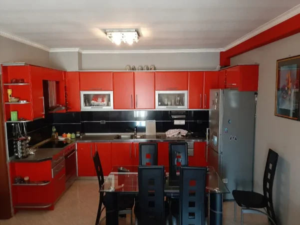 Tirane, jepet me qera apartament 2+1+Aneks+Ballkon Kati 8, 100 m² 550 € (ASTIR)