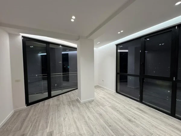 Tirane, jepet me qera apartament 2+1 Kati 11, 105 m² 1.100 € (Golden Tower Rezidence I Rruga Mine Peza)