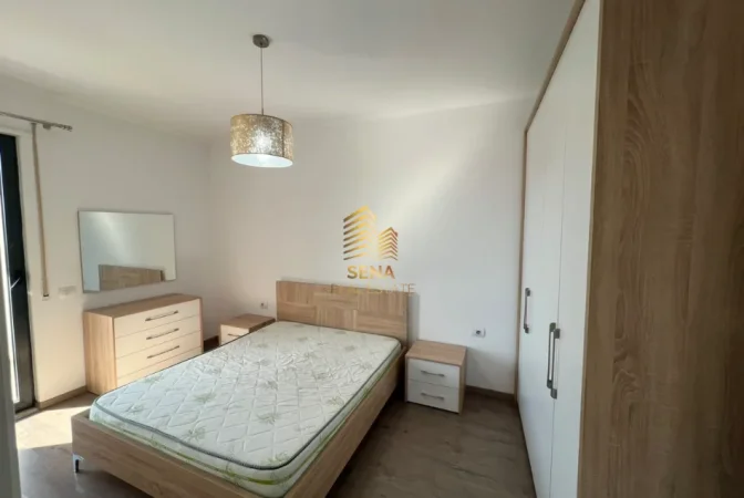 Tirane, jepet me qera apartament 1+1+Ballkon Kati 2, 65 m² 450 € (Porcelan)