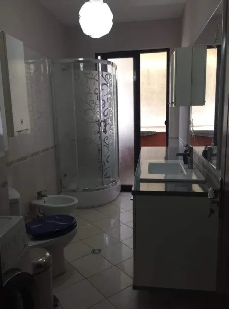 Tirane, jepet me qera apartament 2+1+Ballkon Kati 3, 110 m² 550 € (Astir, Rruga Astrit Losha)