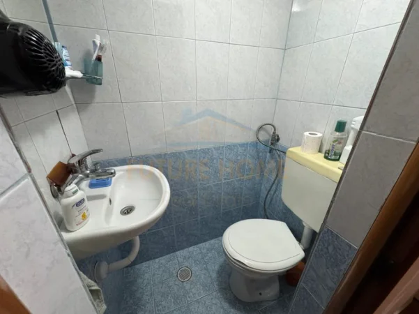 Tirane, jepet me qera apartament 2+1 Kati 3, 100 m² 1.000 € (Myslym Shyri)