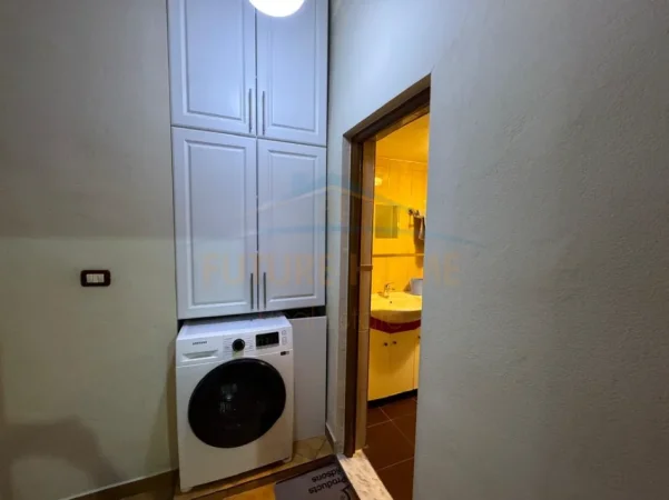 Tirane, jepet me qera apartament 2+1 Kati 3, 100 m² 1.000 € (Myslym Shyri)