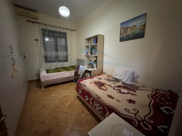 Tirane, jepet me qera apartament 2+1 Kati 3, 100 m² 1.000 € (Myslym Shyri)