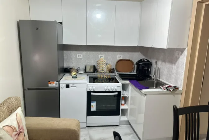 Tirane, jepet me qera apartament 2+1+Ballkon Kati 2, 80 m² 450 € (Fresk)
