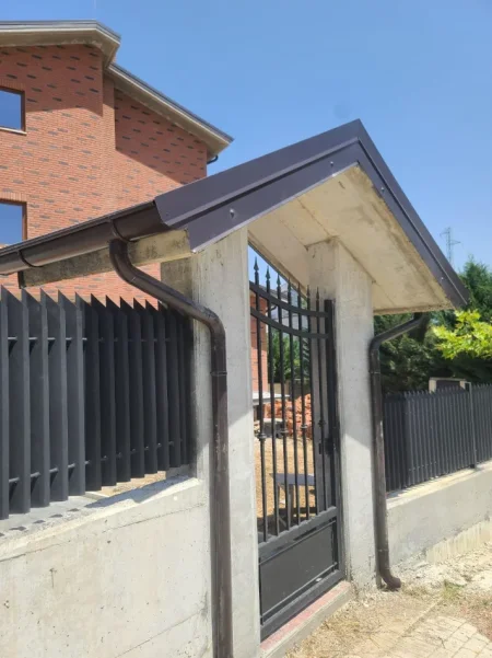 Tirane, jepet me qera Vile Vile 3 Katshe Kati 3, 560 m² 4.000 € (PRANE TEG)