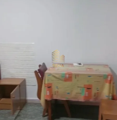 Tirane, jepet me qera apartament 1+1 Kati 1, 50 m² 300 € (Pazari i Ri)