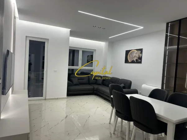 Tirane, jepet me qera apartament 2+1 Kati 6, 100 m² 750 € (LAPRAKE)