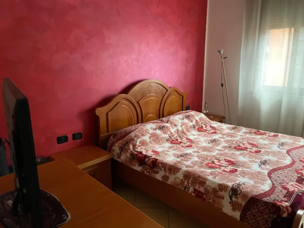 Tirane, jepet me qera apartament 1+1 Kati 7, 90 m² 550 € (PRANE HARRY FULTZ)