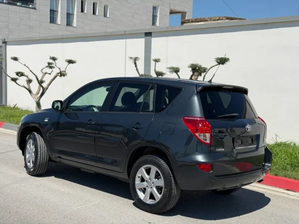 TOYOTA RAV 4 - 2.2 NAFTE - D4D 👉 2009 👈 kambio MANUALE - 4 X 4 - 6.700 Lek