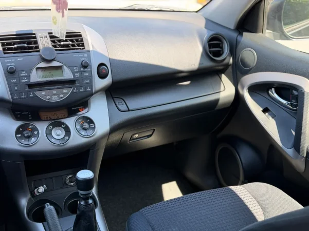 TOYOTA RAV 4 - 2.2 NAFTE - D4D 👉 2009 👈 kambio MANUALE - 4 X 4 - 6.700 Lek