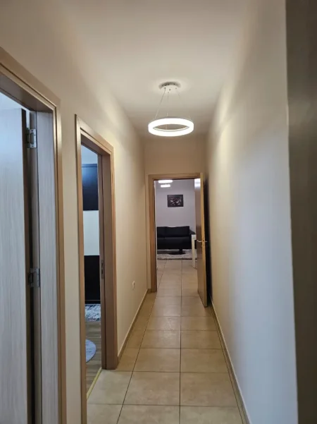 Tirane, jepet me qera apartament 2+1 Kati 2, 76 m² 550 € (5 Maj, prane Concord Center)