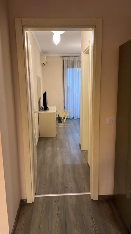 Tirane, jepet me qera apartament 2+1+Ballkon Kati 4, 104 m² 1.000 € (RRUGA E KOSOVAREVE)