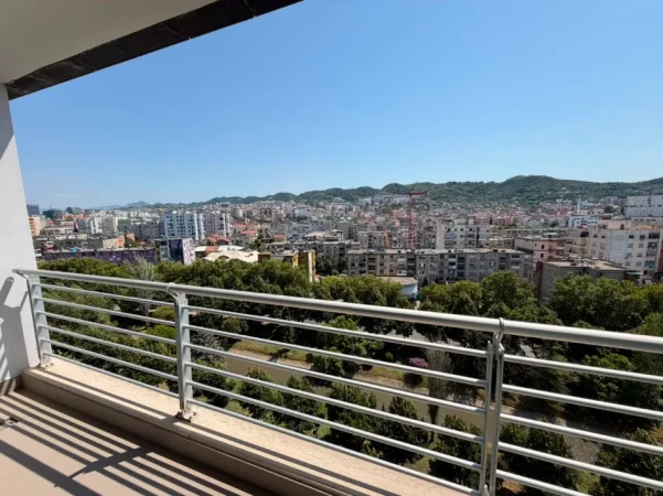 Tirane, jepet me qera zyre Kati 8, 200 m² 2.500 € (Hilton Garden Inn)