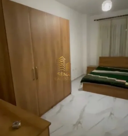 Tirane, jepet me qera apartament 1+1 Kati 1, 82 m² 500 € (5 Maji)