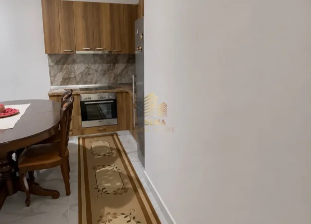Tirane, jepet me qera apartament 1+1 Kati 1, 82 m² 500 € (5 Maji)