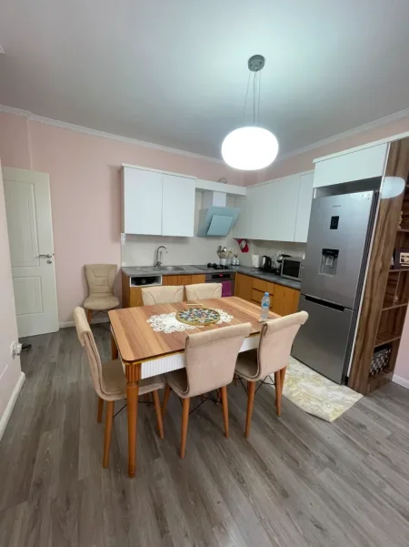 Tirane, jepet me qera apartament 2+1 , 110 m² 550 € (Astir)