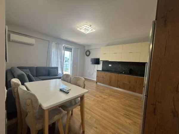 Tirane, jepet me qera apartament 1+1 Kati 6, 68 m² 520 € (5 Maj, tek Big Market)